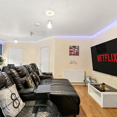 Lt Properties Unique Bungalow Style Spacious One Bedroom Apartment In Luton Town Centre Super Size Round Bed Netflix Exteriér fotografie